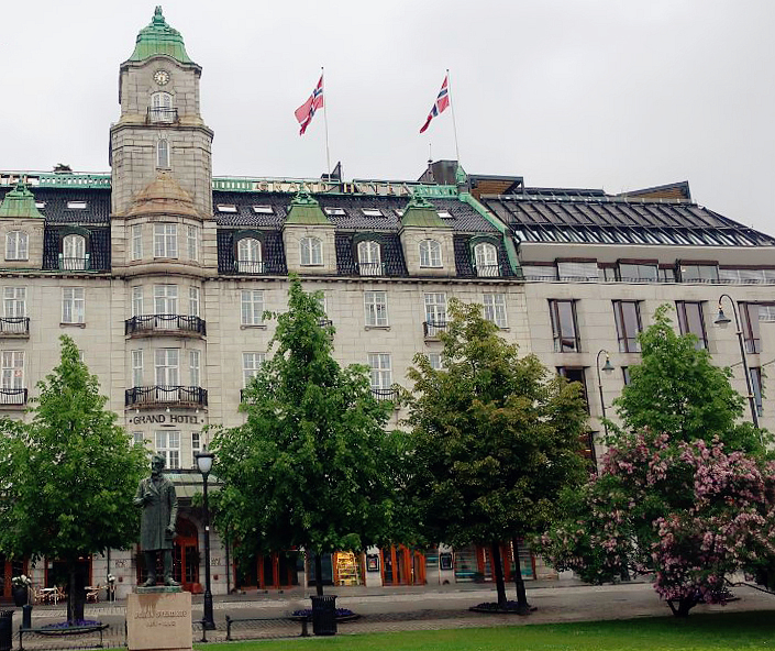 ../Images/LI,MEI-HUI.Norway.Karl Johans gate (4).jpg